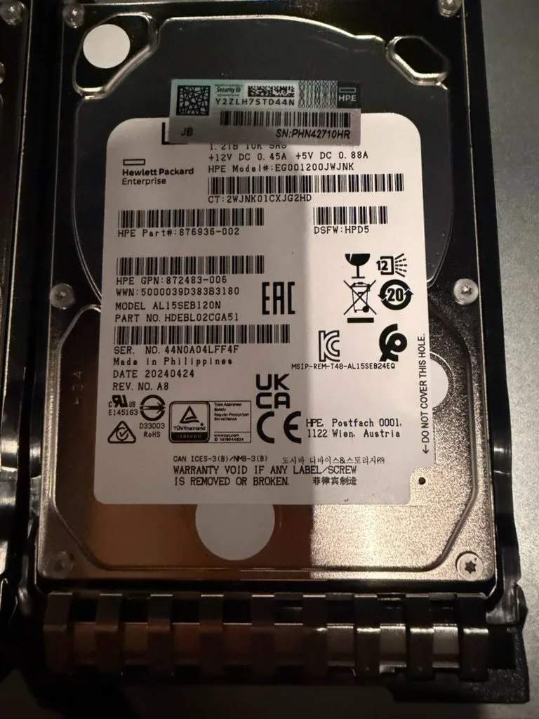 Drive label: HPE EG001200JWJNK, part 876936-002.